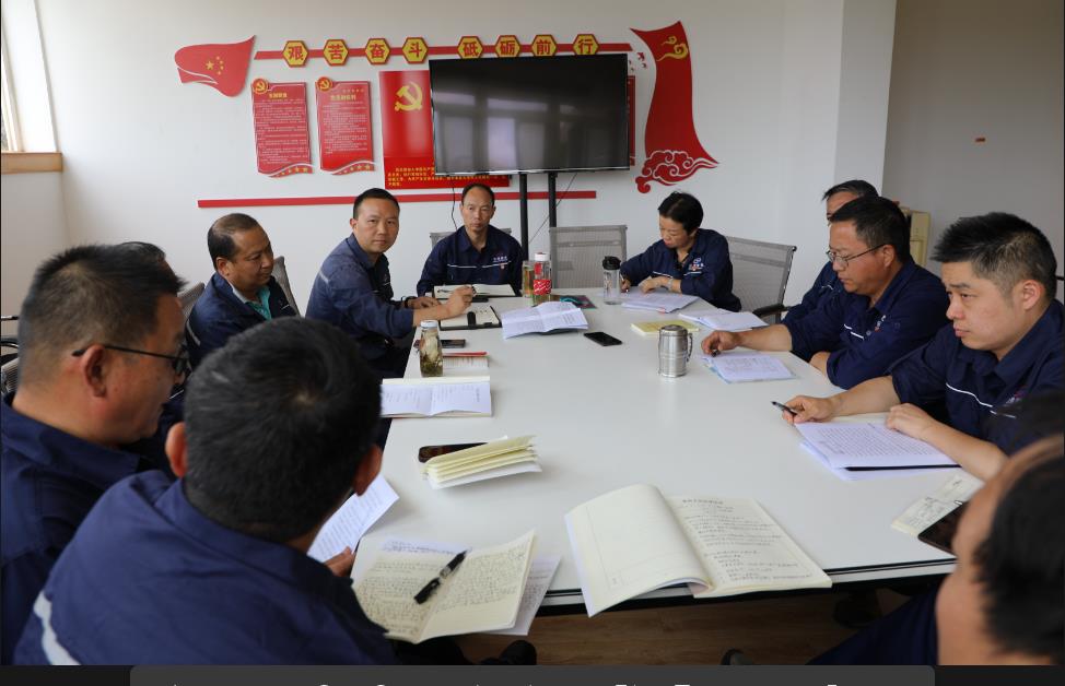 研究討論現場.jpg